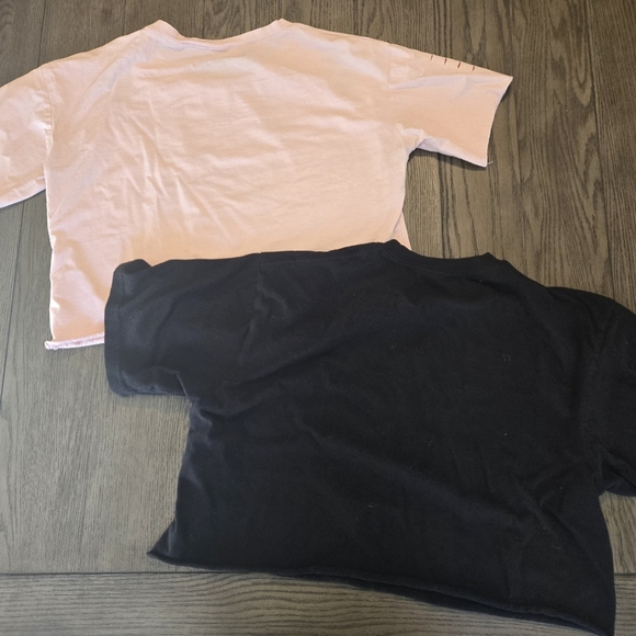 Set of 2 Crops - Pink & Black Size Large & XL - Picture 2 of 4